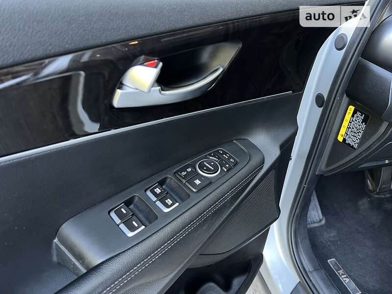 Позашляховик / Кросовер Kia Sorento 2016 в Києві