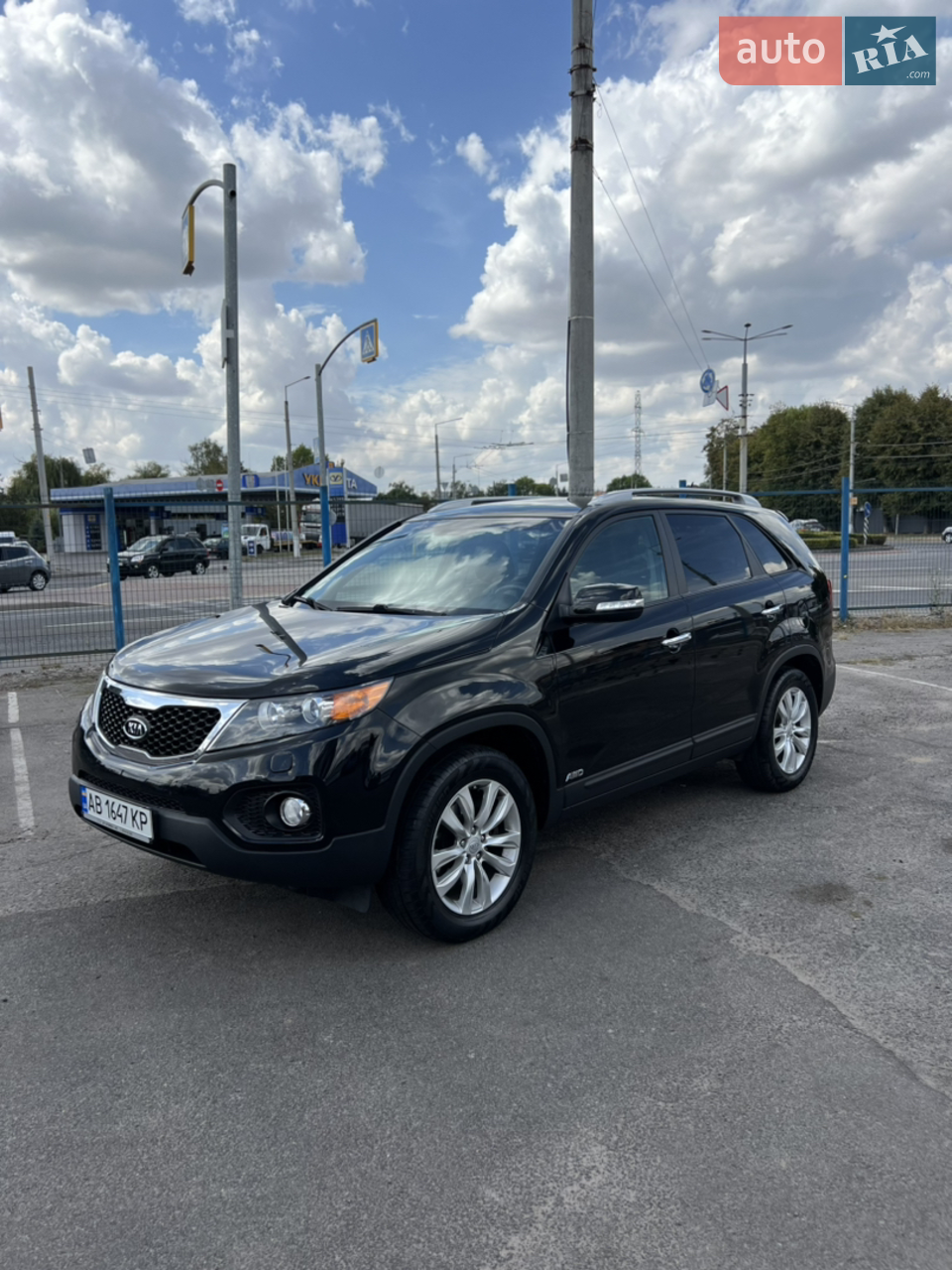 Продам власний автомобіль у ідеальному стані без перебільшень. Автомобіль повністю обслужений, є всі документи які можуть це підтвердити. Авто в рідній фарбі, з рідним пробігом 1000%, екологія на місці. Ходова, коробка, двигун в ідеальному стані. 2 комплекта резини. Любі перевірки на вашому СТО. Торг біля капота. Детальніше по телефону. 