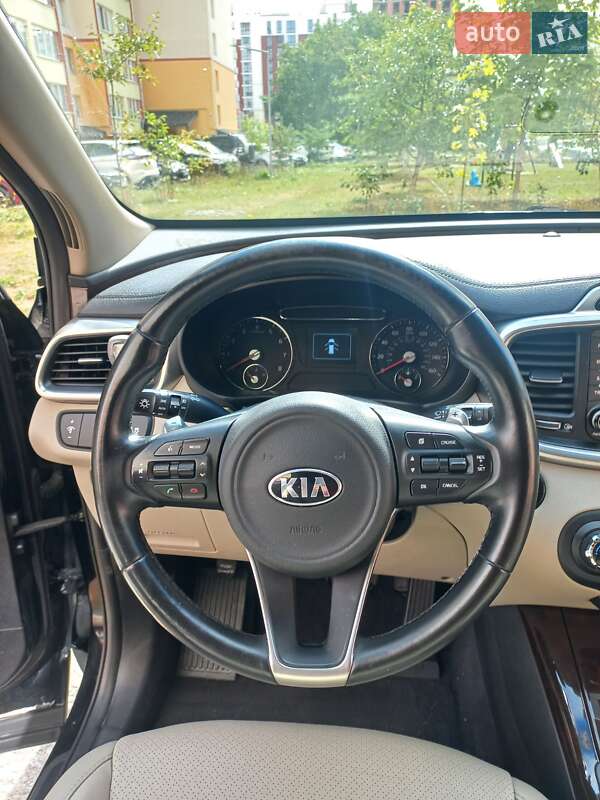 Позашляховик / Кросовер Kia Sorento 2016 в Івано-Франківську