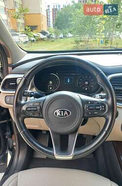 Внедорожник / Кроссовер Kia Sorento 2016 в 