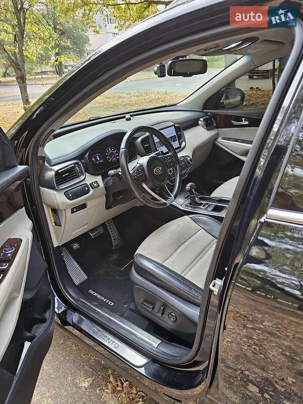 Позашляховик / Кросовер Kia Sorento 2015 в Харкові фото 36 Позашляховик / Кросовер Kia Sorento 2015 в Харкові