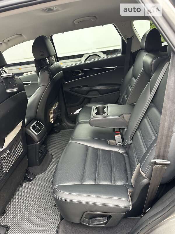 Позашляховик / Кросовер Kia Sorento 2017 в Тернополі