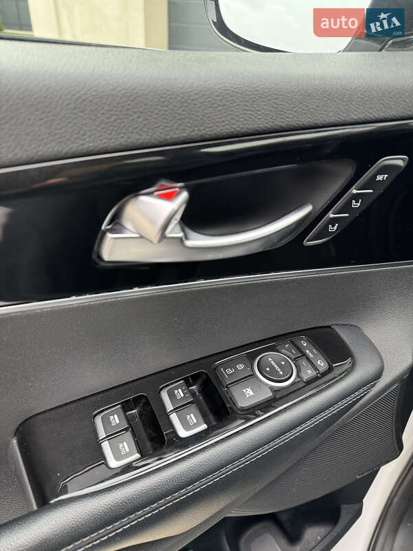 Внедорожник / Кроссовер Kia Sorento 2018 в Южноукраинске