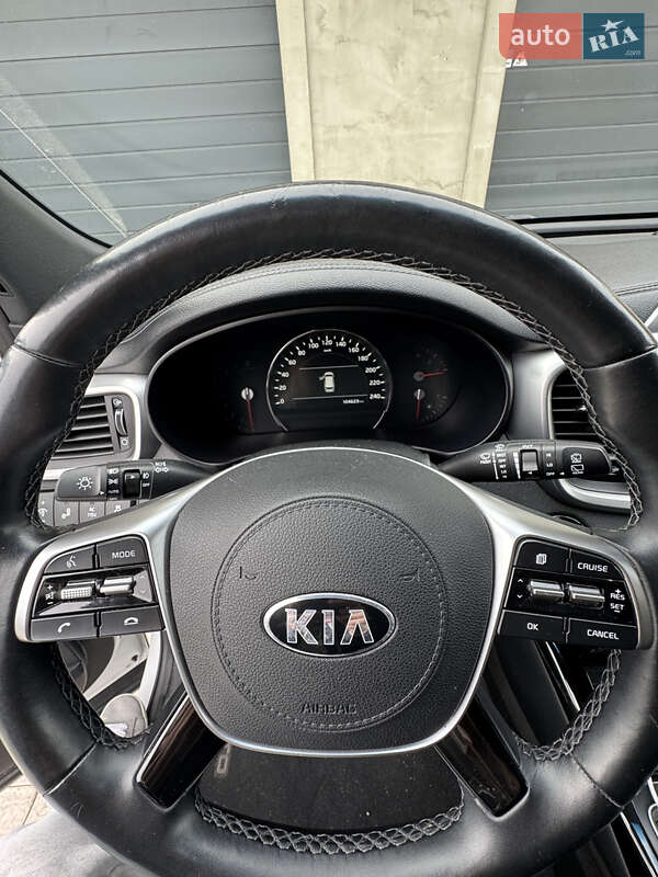 Внедорожник / Кроссовер Kia Sorento 2018 в Южноукраинске