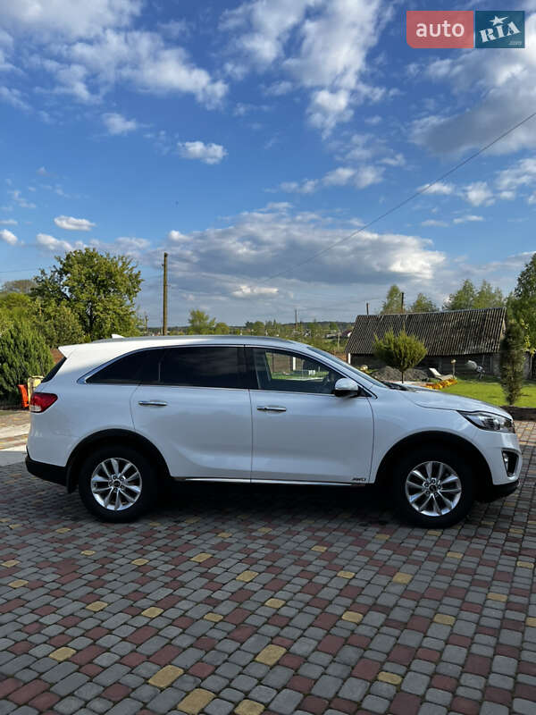 Позашляховик / Кросовер Kia Sorento 2016 в Вараші