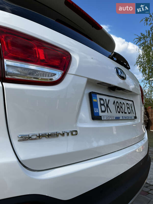 Позашляховик / Кросовер Kia Sorento 2016 в Вараші
