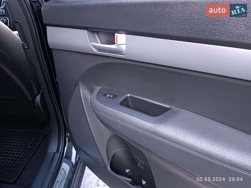 Позашляховик / Кросовер Kia Sorento 2014 в Полонному