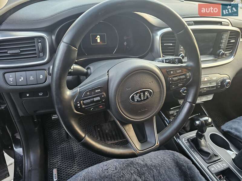 Внедорожник / Кроссовер Kia Sorento 2017 в Изюме