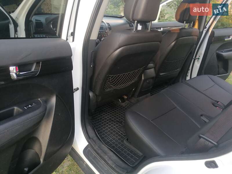 Внедорожник / Кроссовер Kia Sorento 2011 в Сторожинце