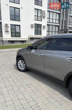 Внедорожник / Кроссовер Kia Sorento 2016 в 