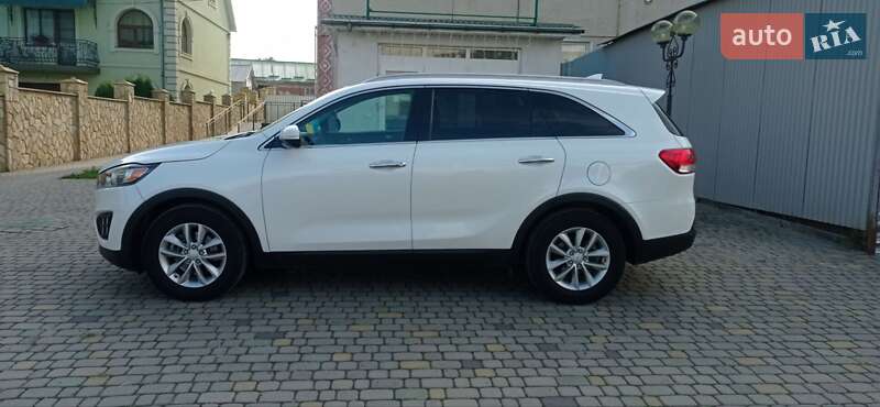 Позашляховик / Кросовер Kia Sorento 2016 в Гусятині