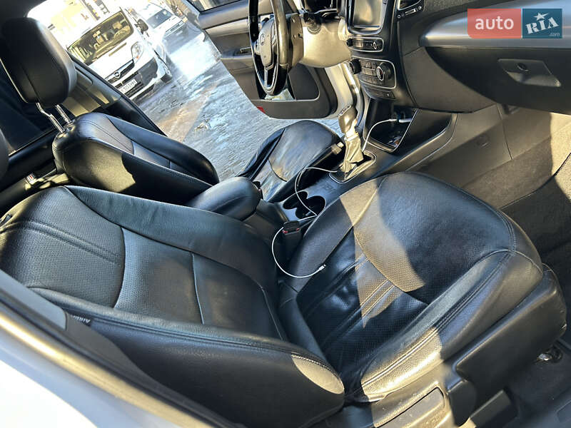 Внедорожник / Кроссовер Kia Sorento 2013 в Киеве