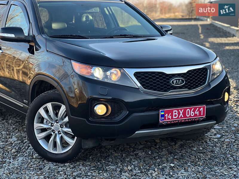 Позашляховик / Кросовер Kia Sorento 2011 в Івано-Франківську