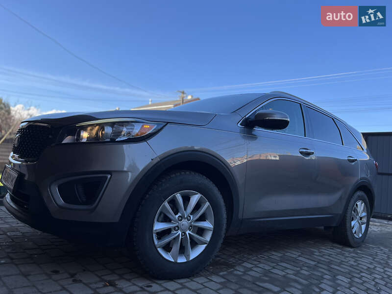 Внедорожник / Кроссовер Kia Sorento 2015 в Львове фото 4 Внедорожник / Кроссовер Kia Sorento 2015 в Львове