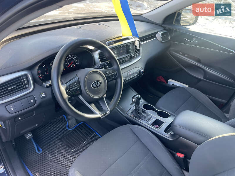Внедорожник / Кроссовер Kia Sorento 2016 в Белой Церкви