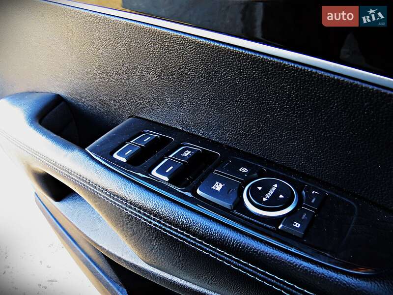 Позашляховик / Кросовер Kia Sorento 2016 в Черкасах
