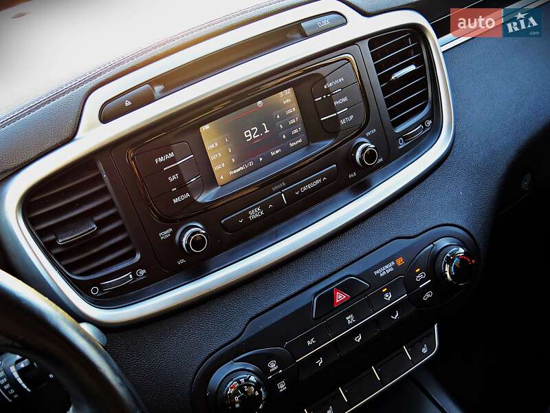 Позашляховик / Кросовер Kia Sorento 2016 в Черкасах