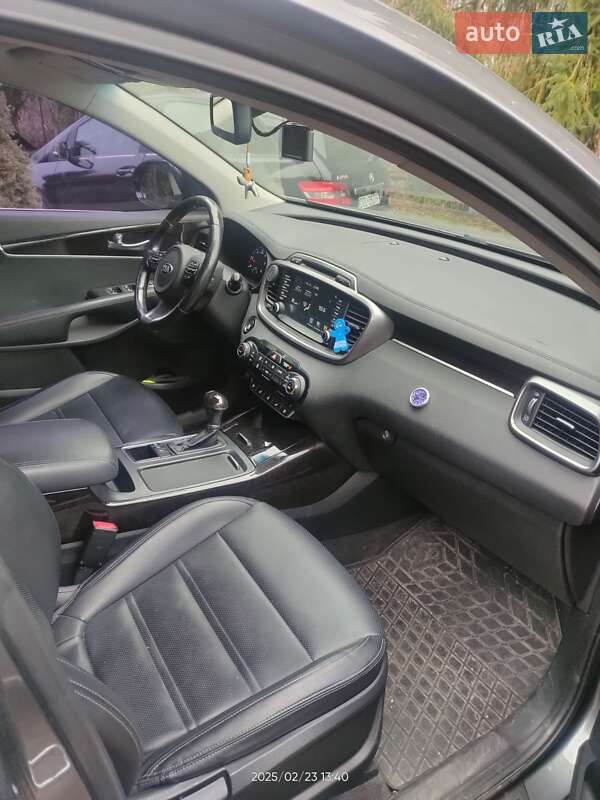 Внедорожник / Кроссовер Kia Sorento 2016 в Николаеве
