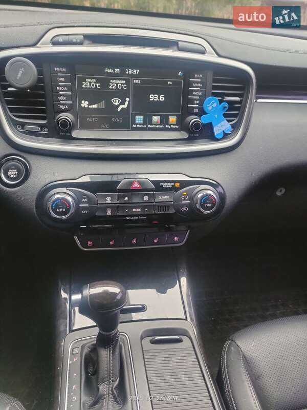 Внедорожник / Кроссовер Kia Sorento 2016 в Николаеве