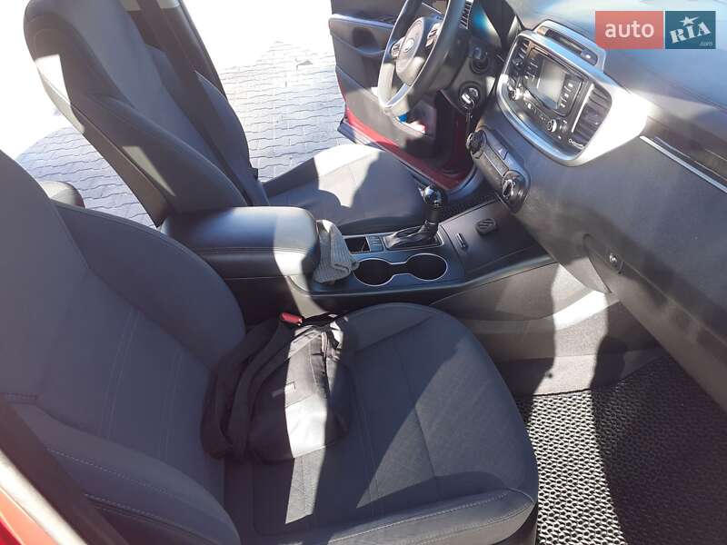 Позашляховик / Кросовер Kia Sorento 2016 в Турці