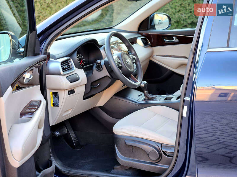 Внедорожник / Кроссовер Kia Sorento 2016 в Черновцах