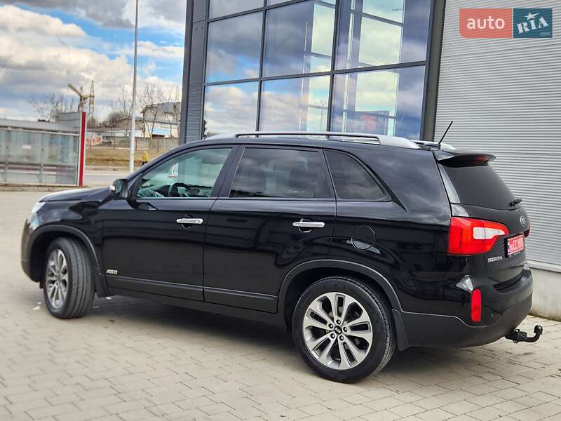 Позашляховик / Кросовер Kia Sorento 2015 в Івано-Франківську