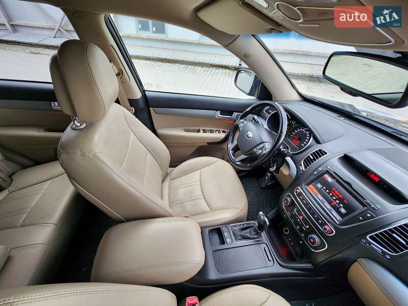 Позашляховик / Кросовер Kia Sorento 2015 в Івано-Франківську