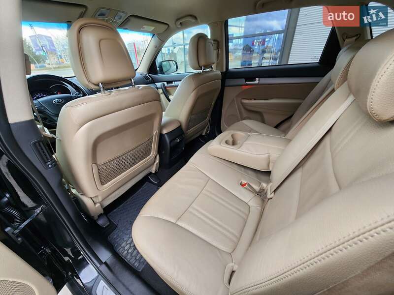 Позашляховик / Кросовер Kia Sorento 2015 в Івано-Франківську