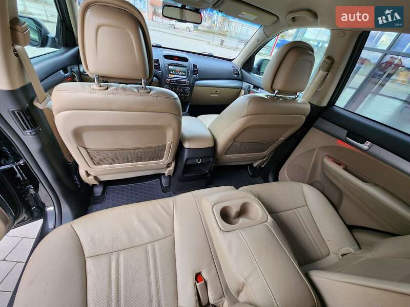 Позашляховик / Кросовер Kia Sorento 2015 в Івано-Франківську