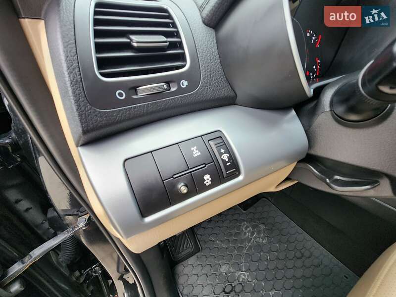 Позашляховик / Кросовер Kia Sorento 2015 в Івано-Франківську