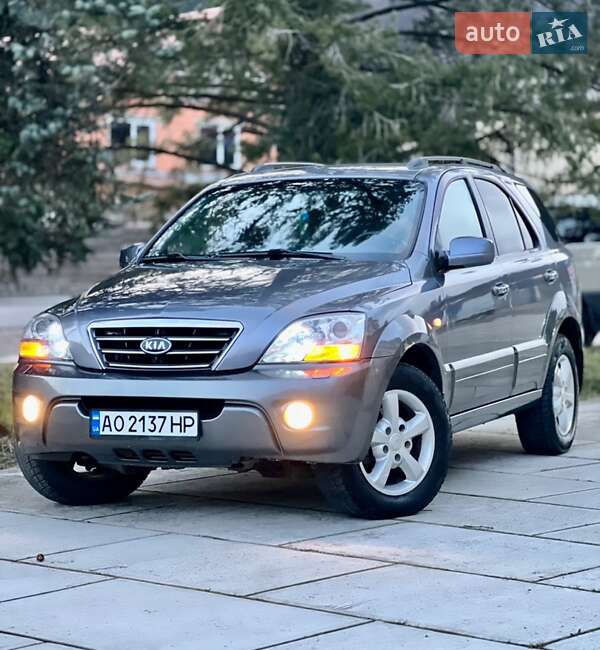 Позашляховик / Кросовер Kia Sorento 2006 в 