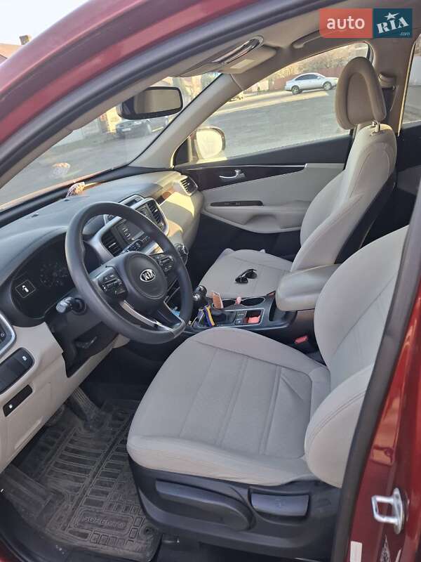 Внедорожник / Кроссовер Kia Sorento 2015 в Кицмани