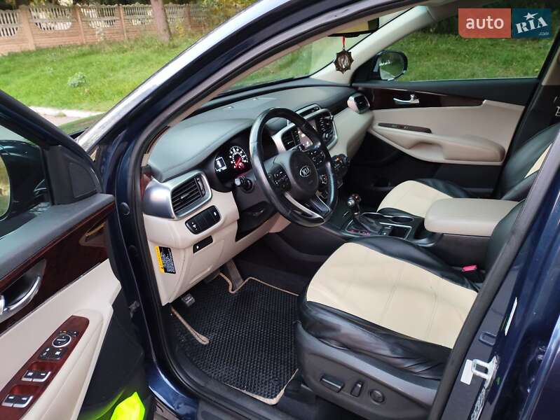 Позашляховик / Кросовер Kia Sorento 2016 в Рівному