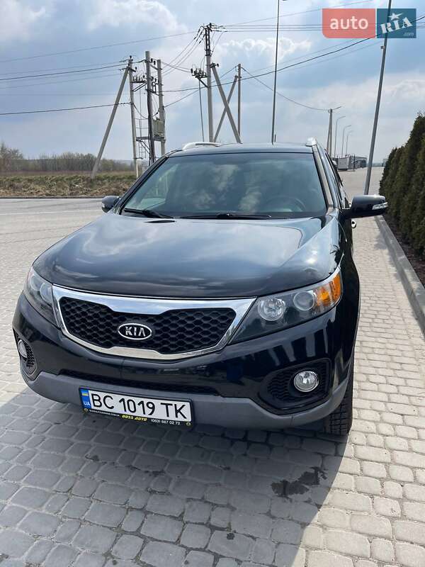 Позашляховик / Кросовер Kia Sorento 2012 в 