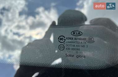 Внедорожник / Кроссовер Kia Sorento 2011 в 