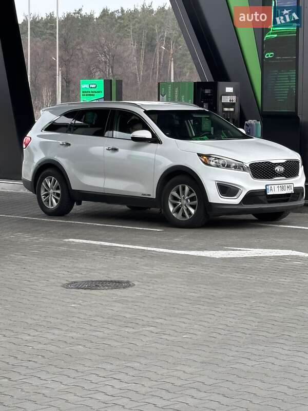 Позашляховик / Кросовер Kia Sorento 2017 в 