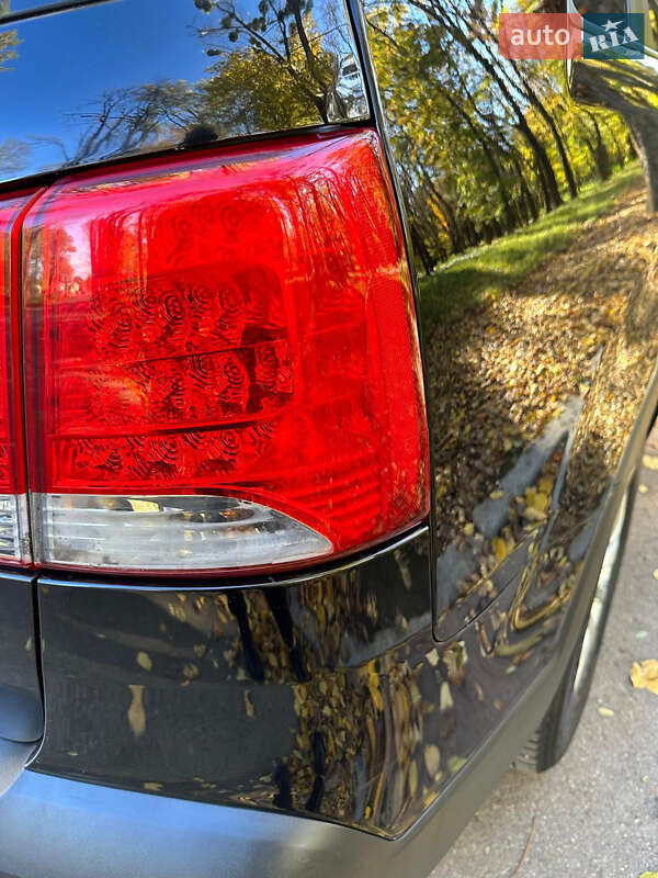 Позашляховик / Кросовер Kia Sorento 2012 в Чернівцях