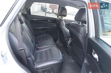 Позашляховик / Кросовер Kia Sorento 2017 в 