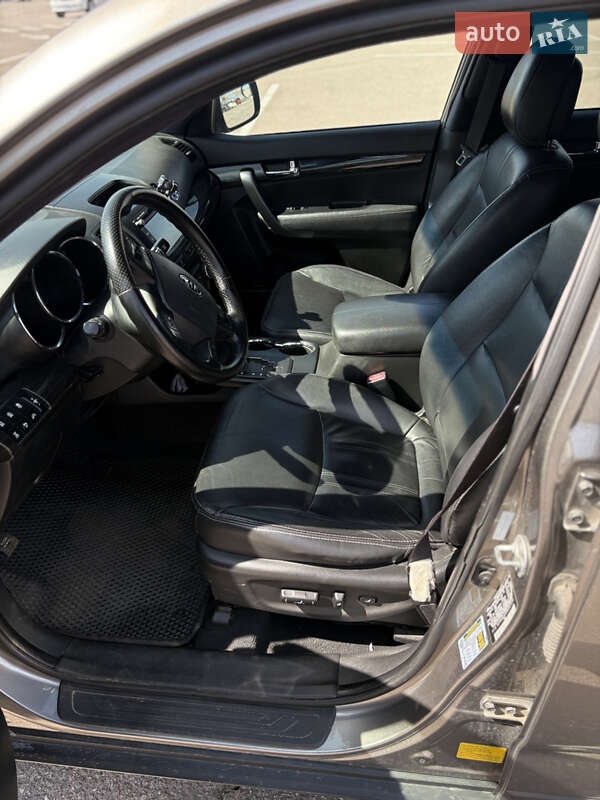 Позашляховик / Кросовер Kia Sorento 2012 в Житомирі