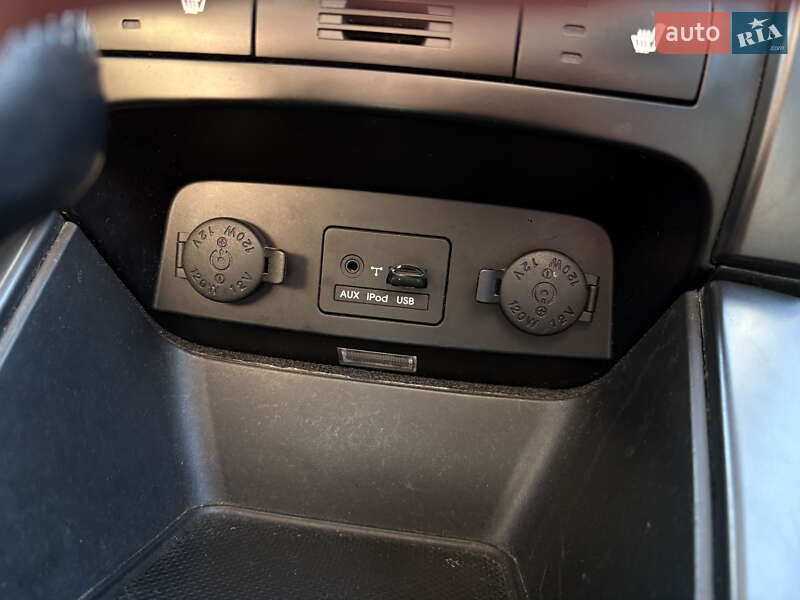 Позашляховик / Кросовер Kia Sorento 2012 в Житомирі