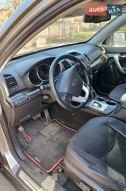 Внедорожник / Кроссовер Kia Sorento 2012 в 
