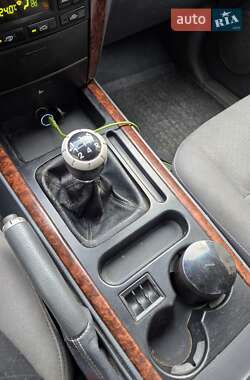 Внедорожник / Кроссовер Kia Sorento 2003 в 