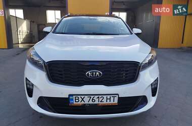 Позашляховик / Кросовер Kia Sorento 2018 в 