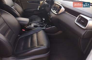 Позашляховик / Кросовер Kia Sorento 2018 в 