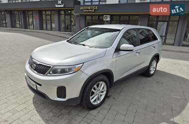 Позашляховик / Кросовер Kia Sorento 2013 в 