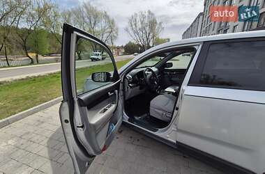 Позашляховик / Кросовер Kia Sorento 2013 в 