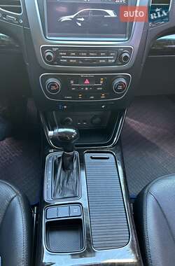 Позашляховик / Кросовер Kia Sorento 2012 в 