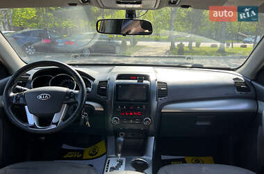 Внедорожник / Кроссовер Kia Sorento 2011 в 