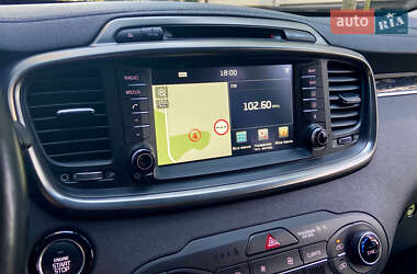 Позашляховик / Кросовер Kia Sorento 2015 в 