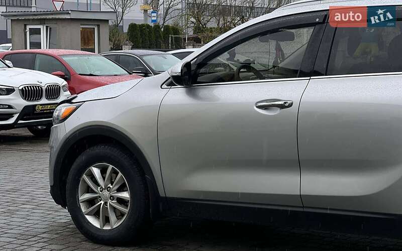 Внедорожник / Кроссовер Kia Sorento 2016 в Ивано-Франковске